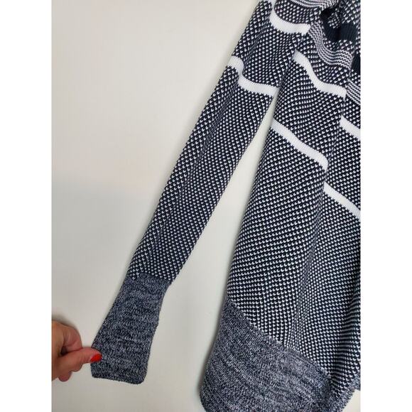 Lululemon 14 Ivivva Black Feelin' Toasty Wrap Knit‎ Cardigan Sweater - Picture 12 of 13